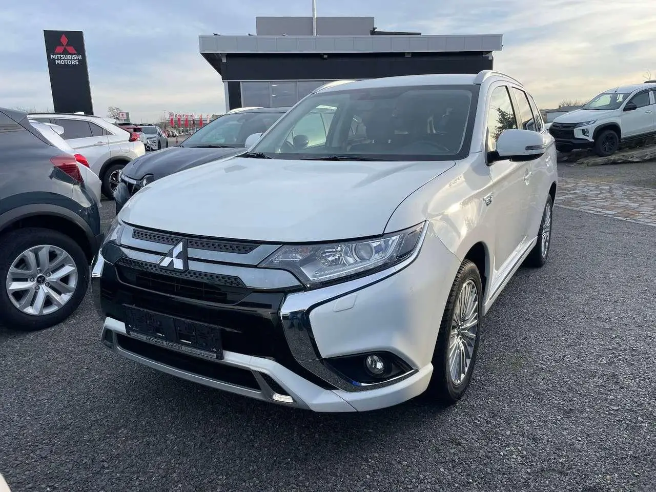 Photo 1 : Mitsubishi Outlander 2020 Hybride