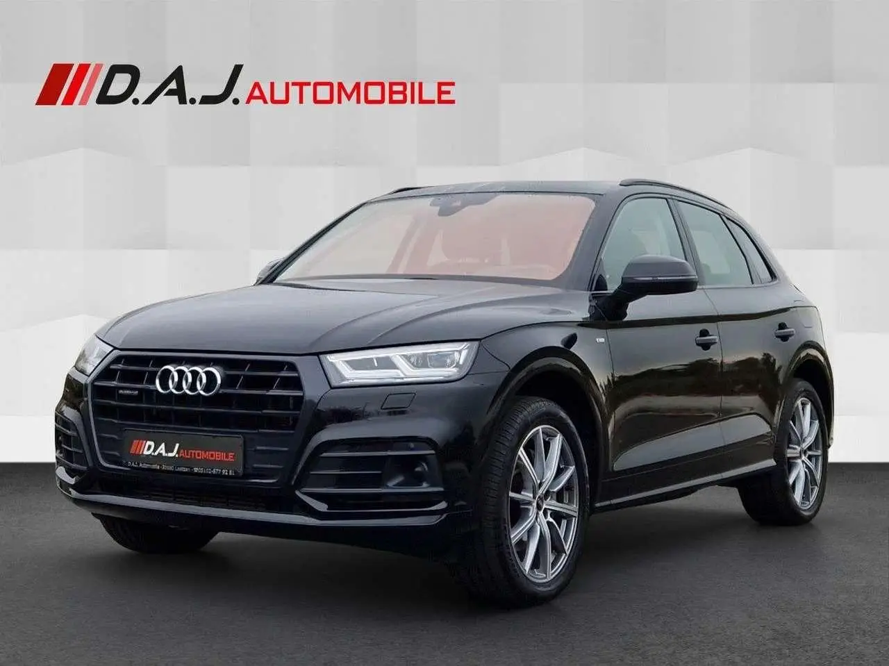 Photo 1 : Audi Q5 2021 Hybride