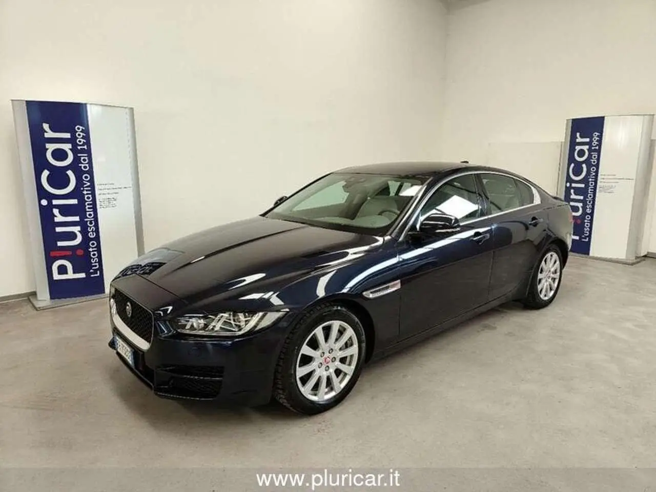 Photo 1 : Jaguar Xe 2018 Diesel