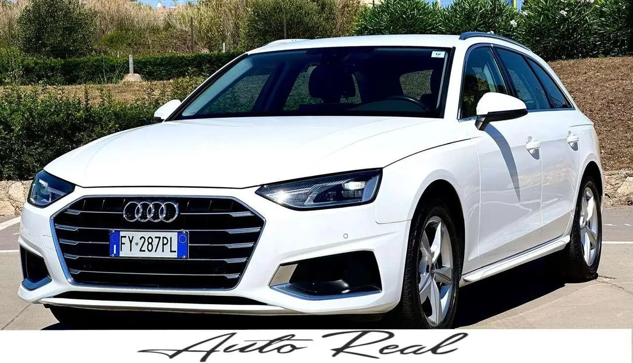 Photo 1 : Audi A4 2019 Hybrid