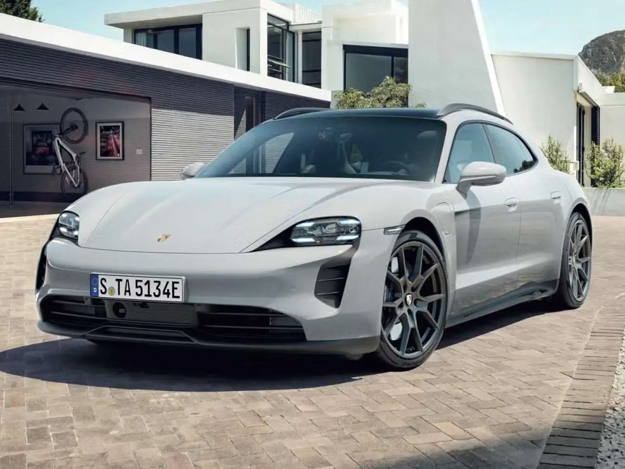 Photo 1 : Porsche Taycan 2022 Electric