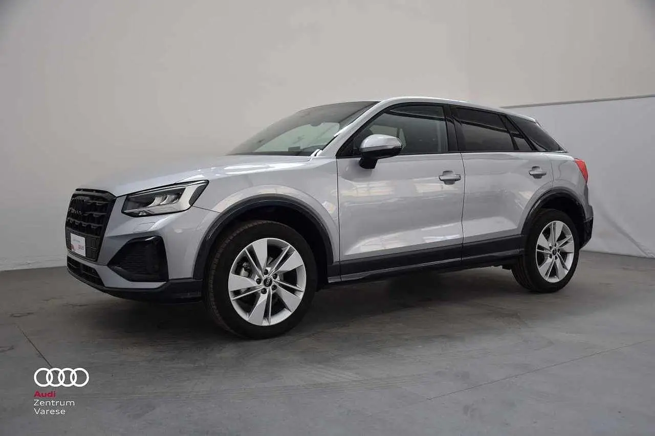 Photo 1 : Audi Q2 2022 Essence