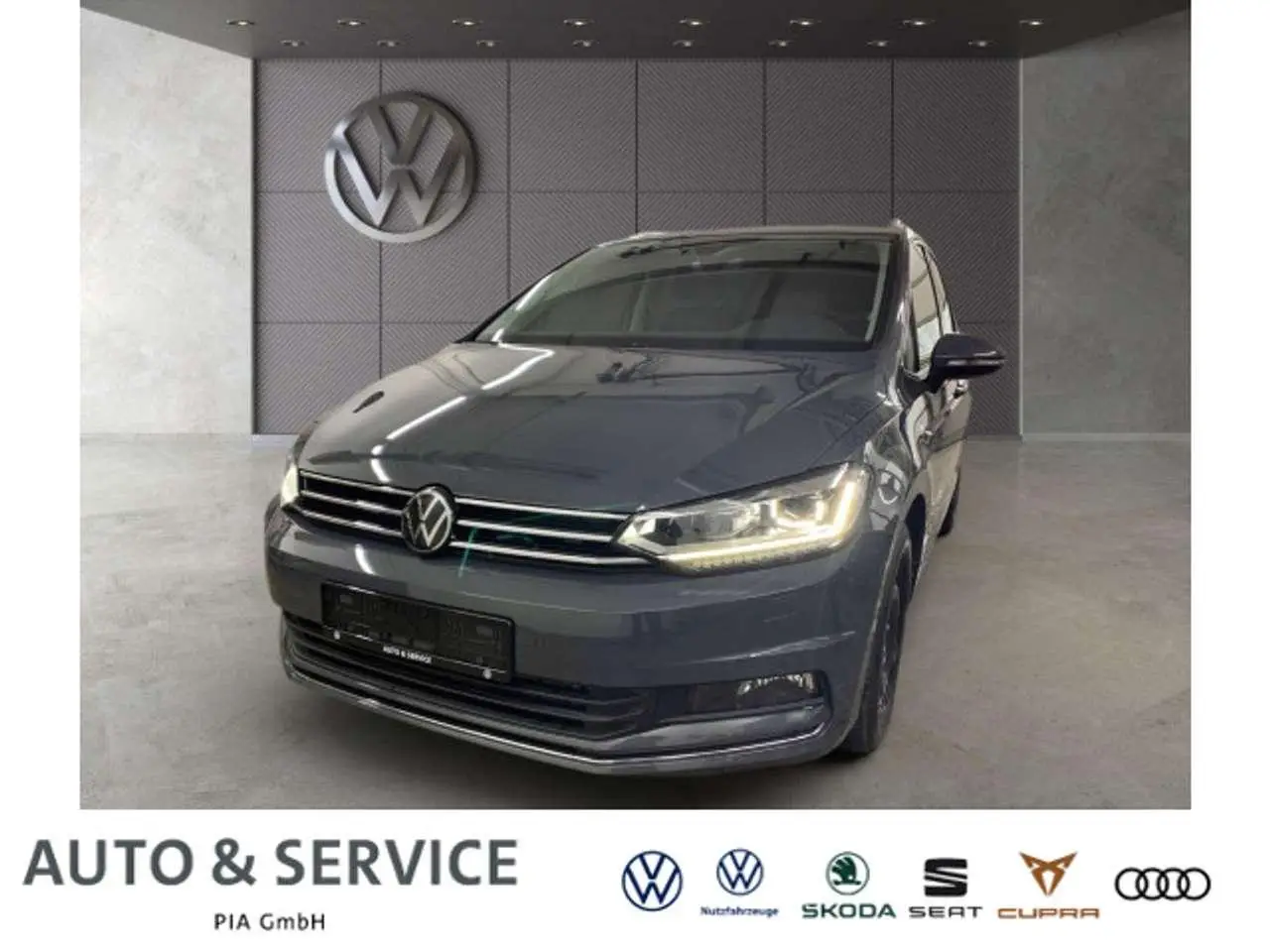 Photo 1 : Volkswagen Touran 2024 Petrol