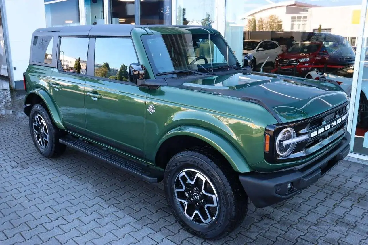 Photo 1 : Ford Bronco 2024 Petrol