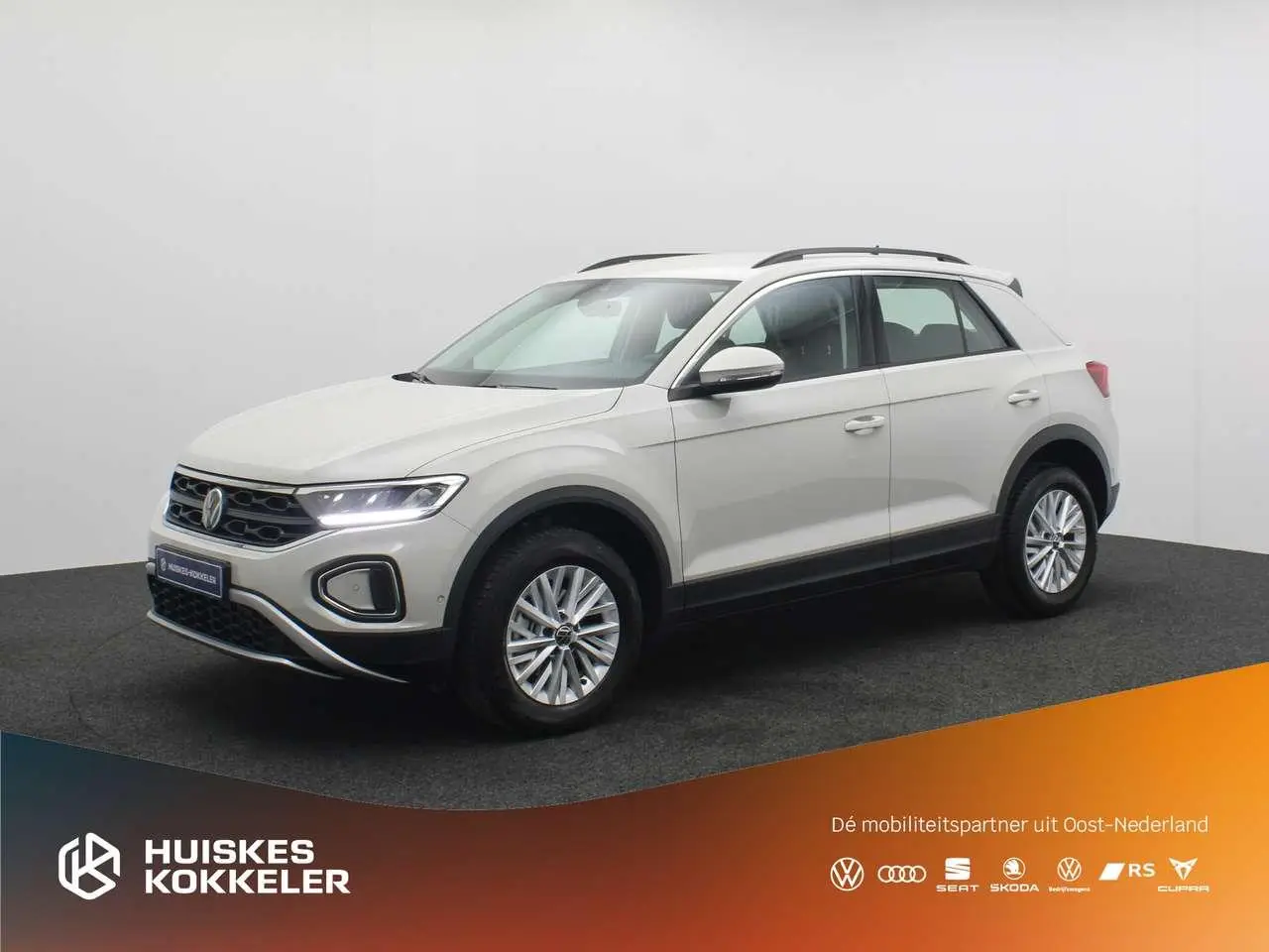 Photo 1 : Volkswagen T-roc 2024 Essence