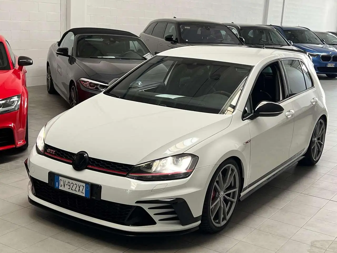 Photo 1 : Volkswagen Golf 2016 Petrol