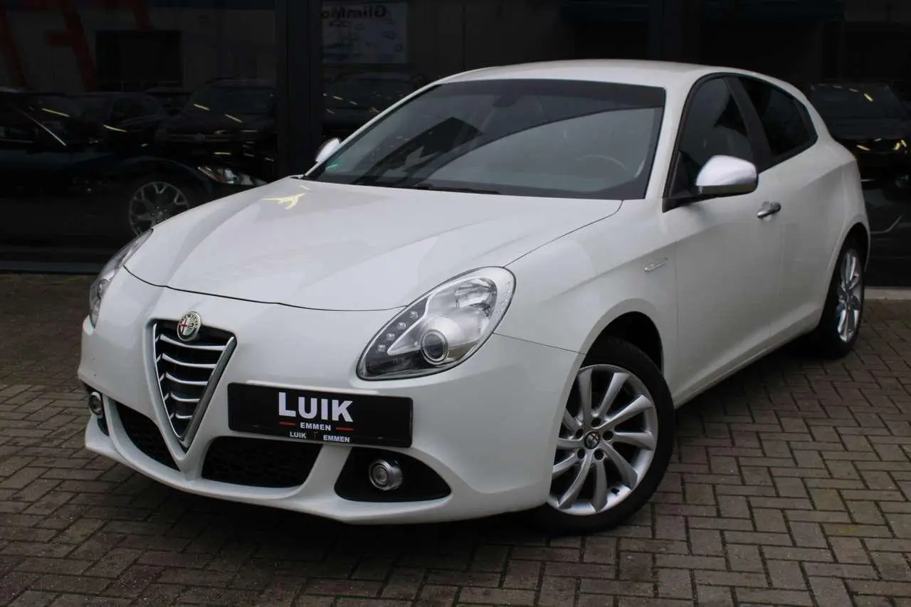 Photo 1 : Alfa Romeo Giulietta 2015 Petrol