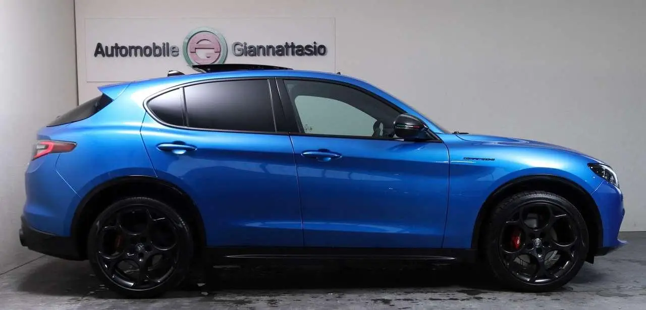 Photo 1 : Alfa Romeo Stelvio 2023 Petrol