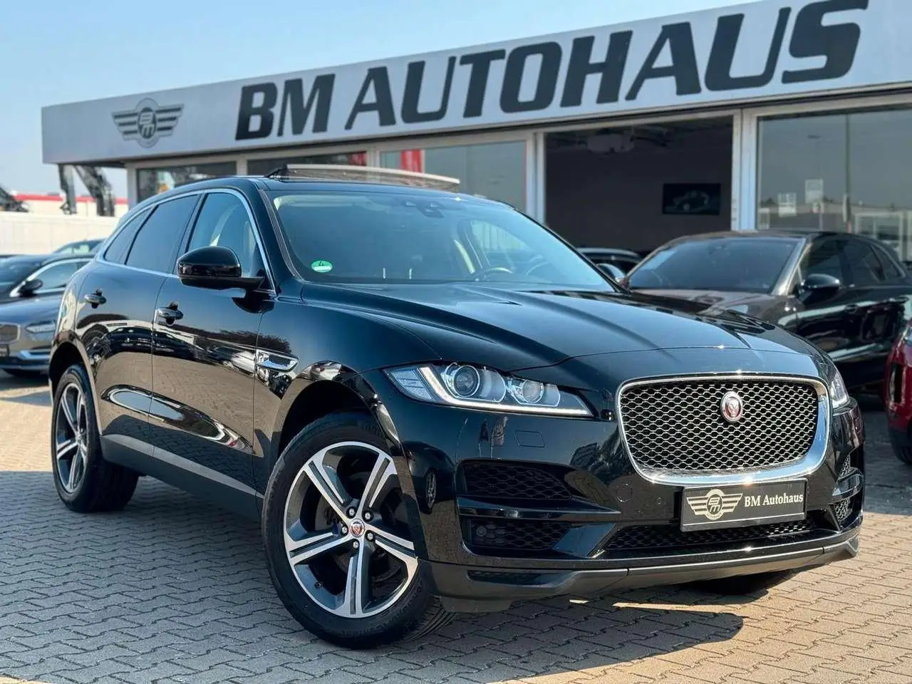 Photo 1 : Jaguar F-pace 2019 Essence