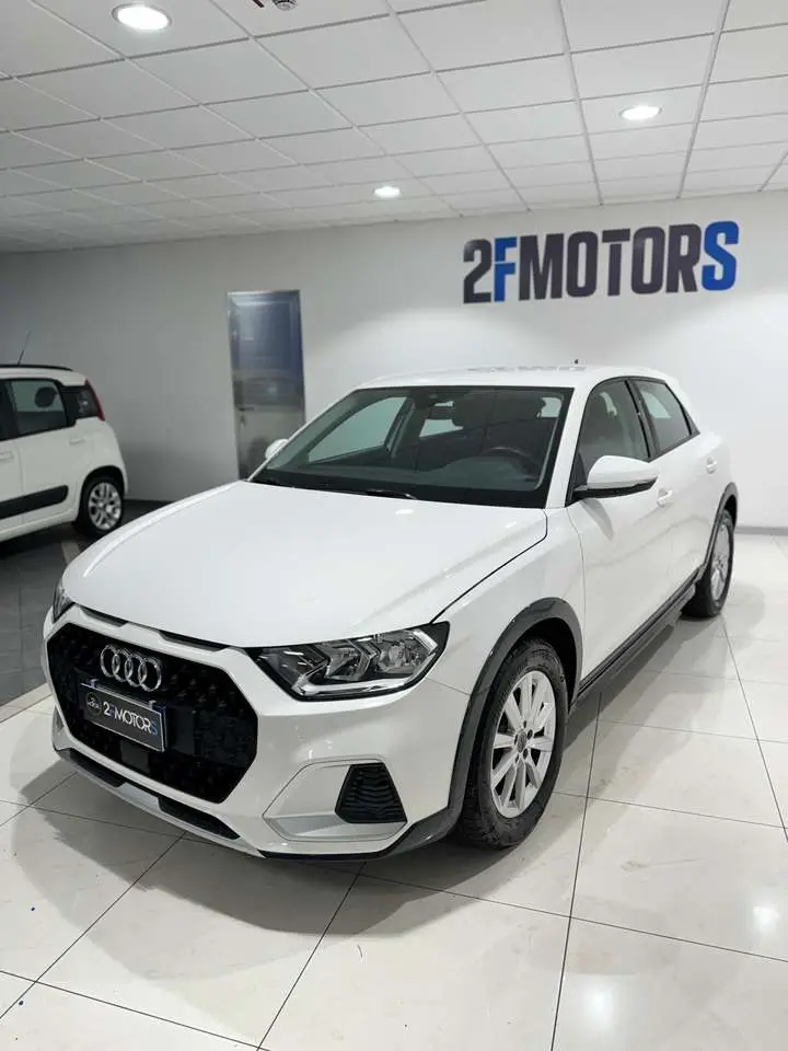 Photo 1 : Audi A1 2021 Essence