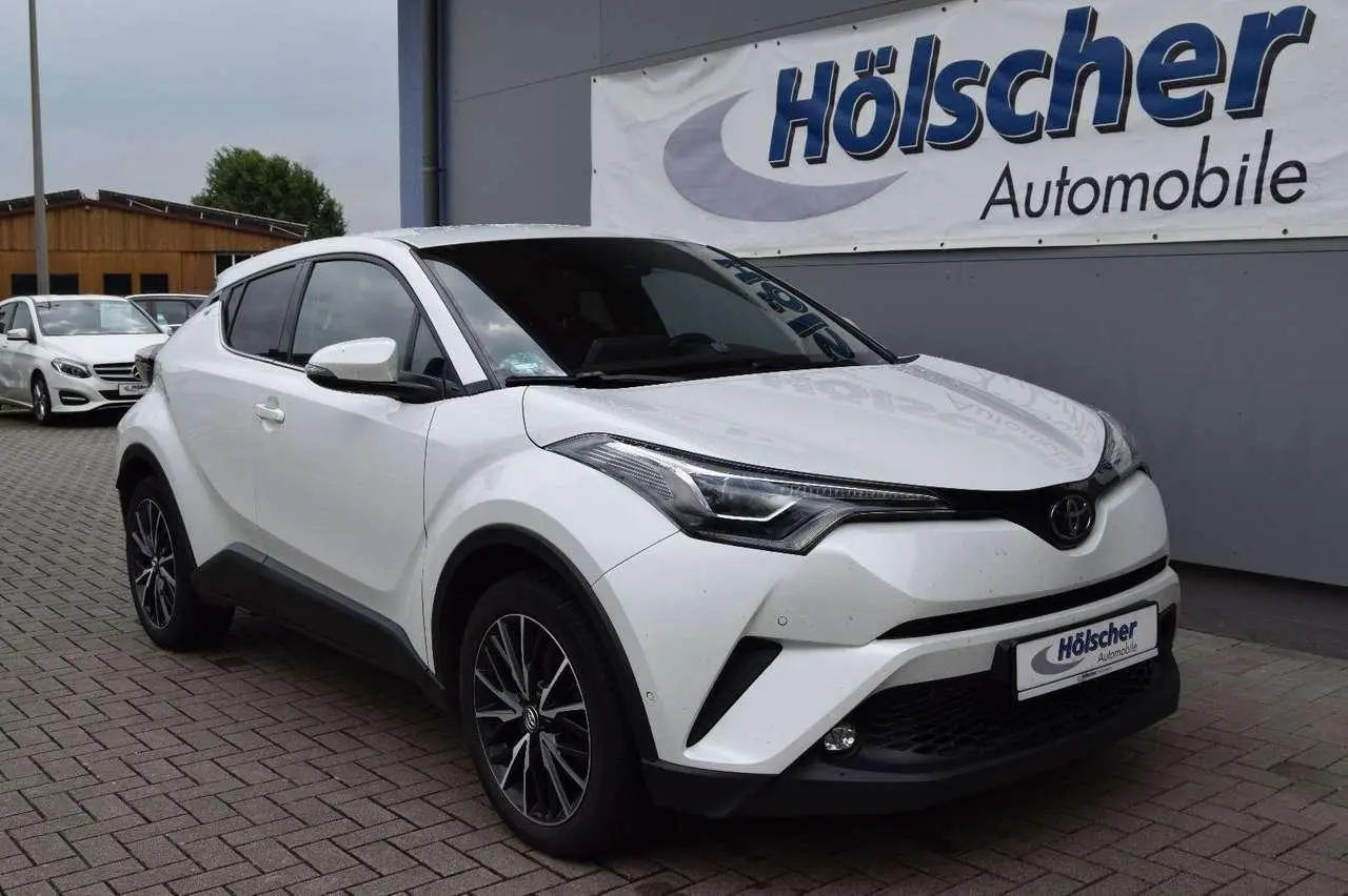 Photo 1 : Toyota C-hr 2018 Petrol