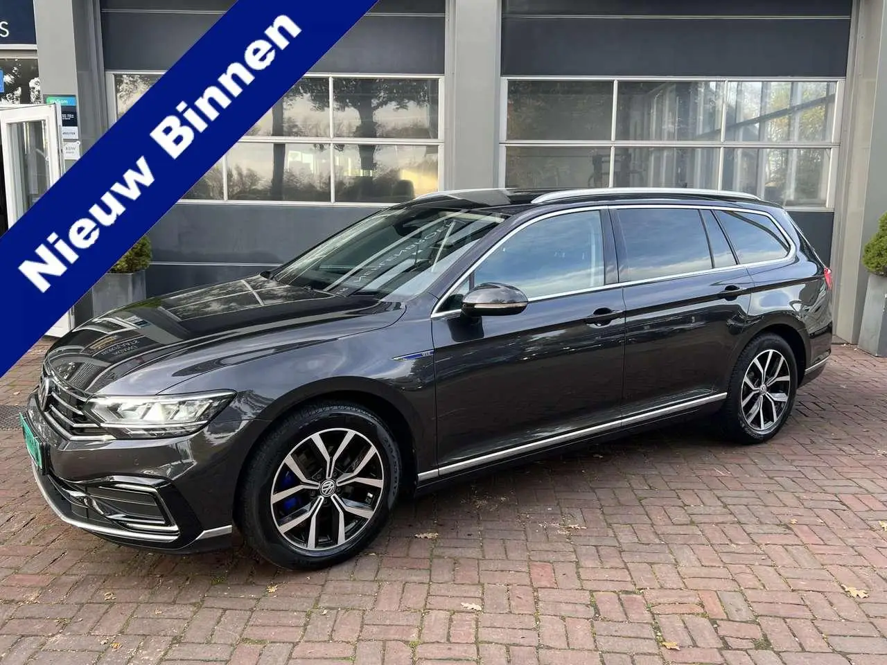 Photo 1 : Volkswagen Passat 2021 Hybride