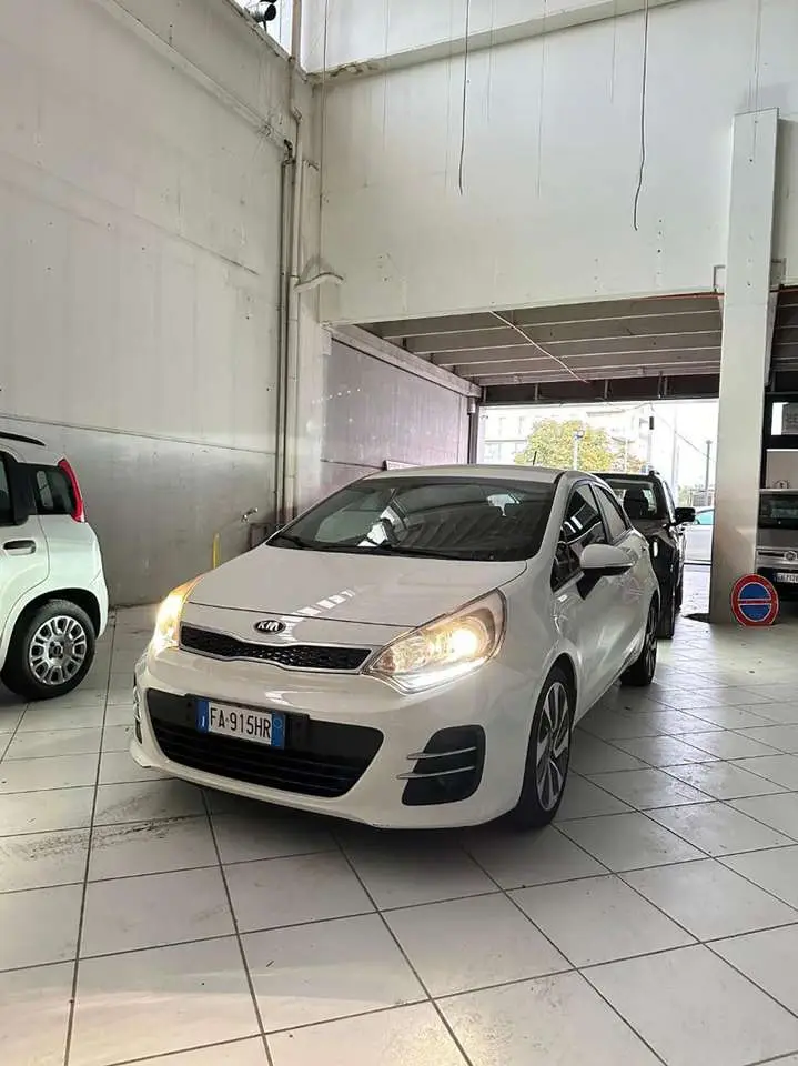 Photo 1 : Kia Rio 2015 Essence