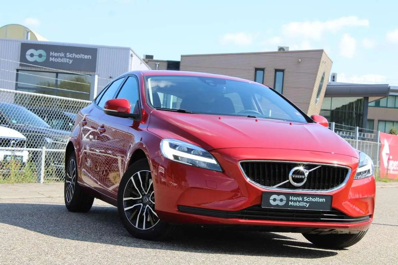 Photo 1 : Volvo V40 2020 Petrol