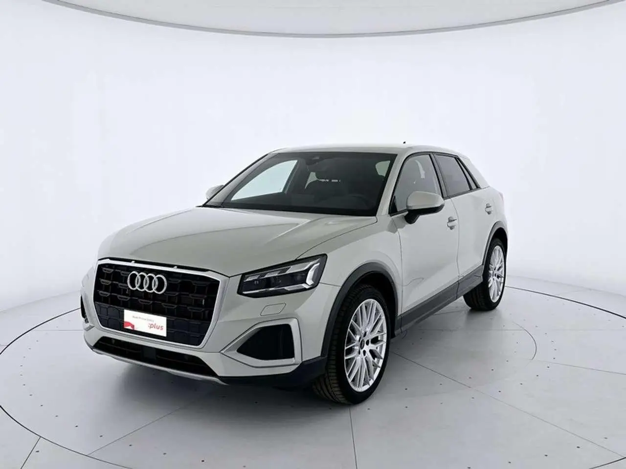 Photo 1 : Audi Q2 2024 Petrol