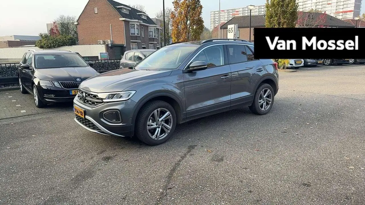 Photo 1 : Volkswagen T-roc 2022 Petrol