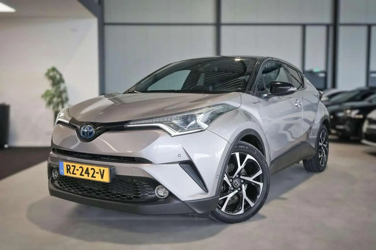 Photo 1 : Toyota C-hr 2017 Hybride