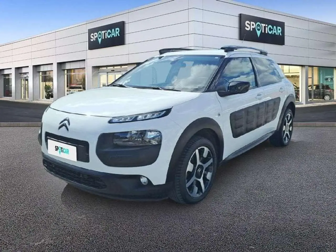 Photo 1 : Citroen C4 2018 Petrol