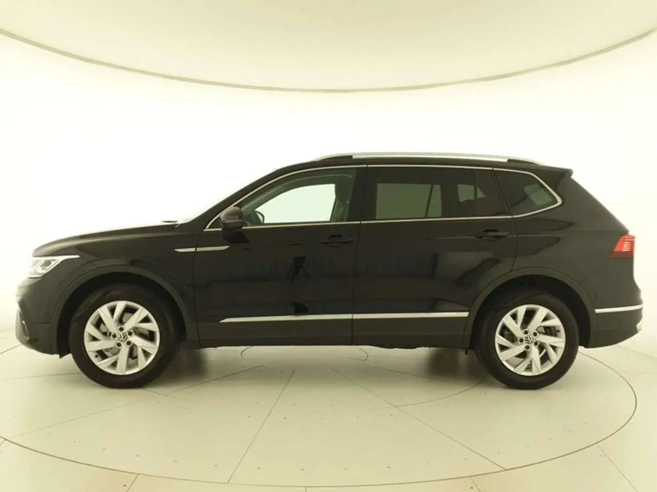 Photo 1 : Volkswagen Tiguan 2023 Diesel