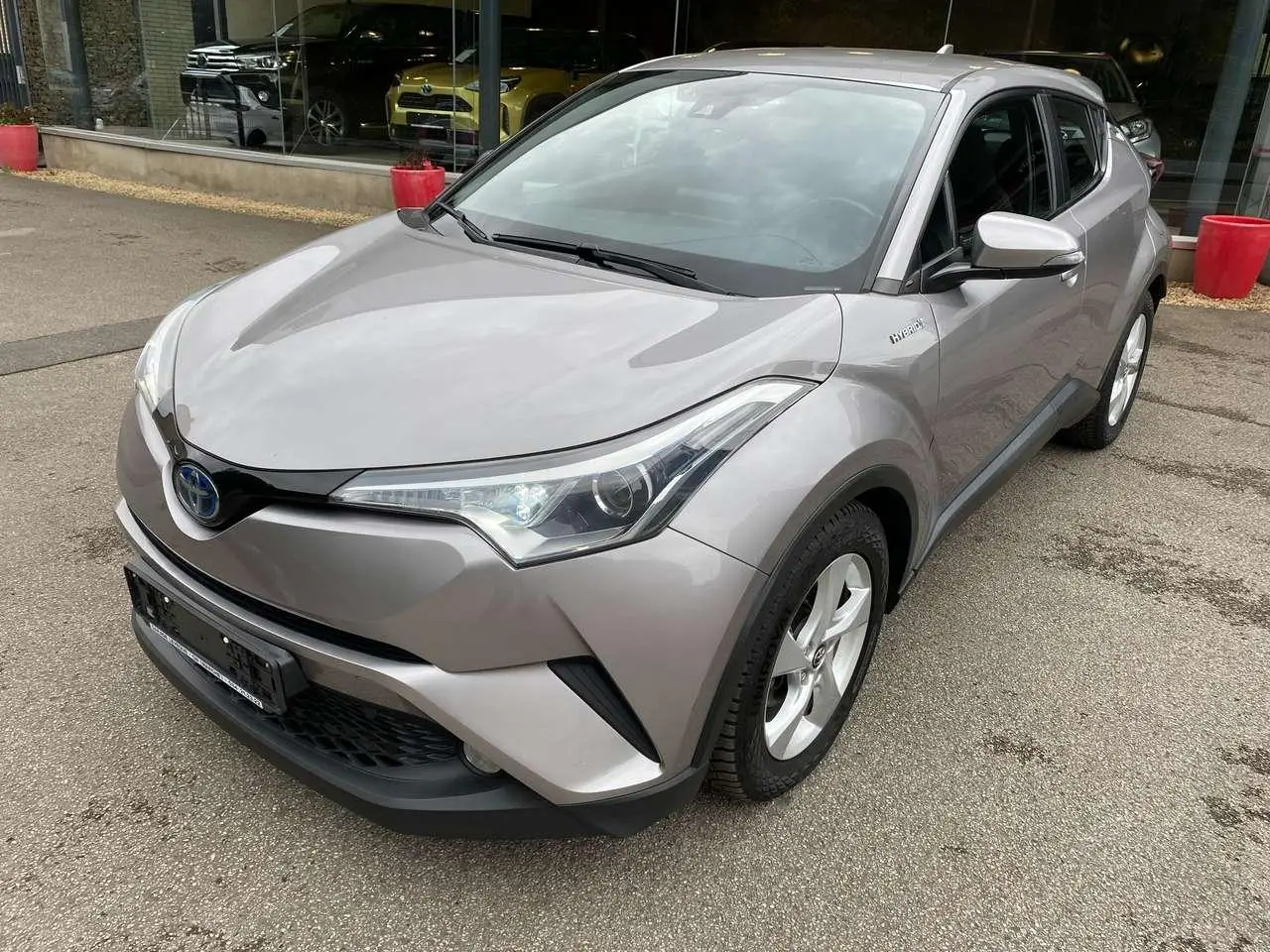 Photo 1 : Toyota C-hr 2017 Petrol