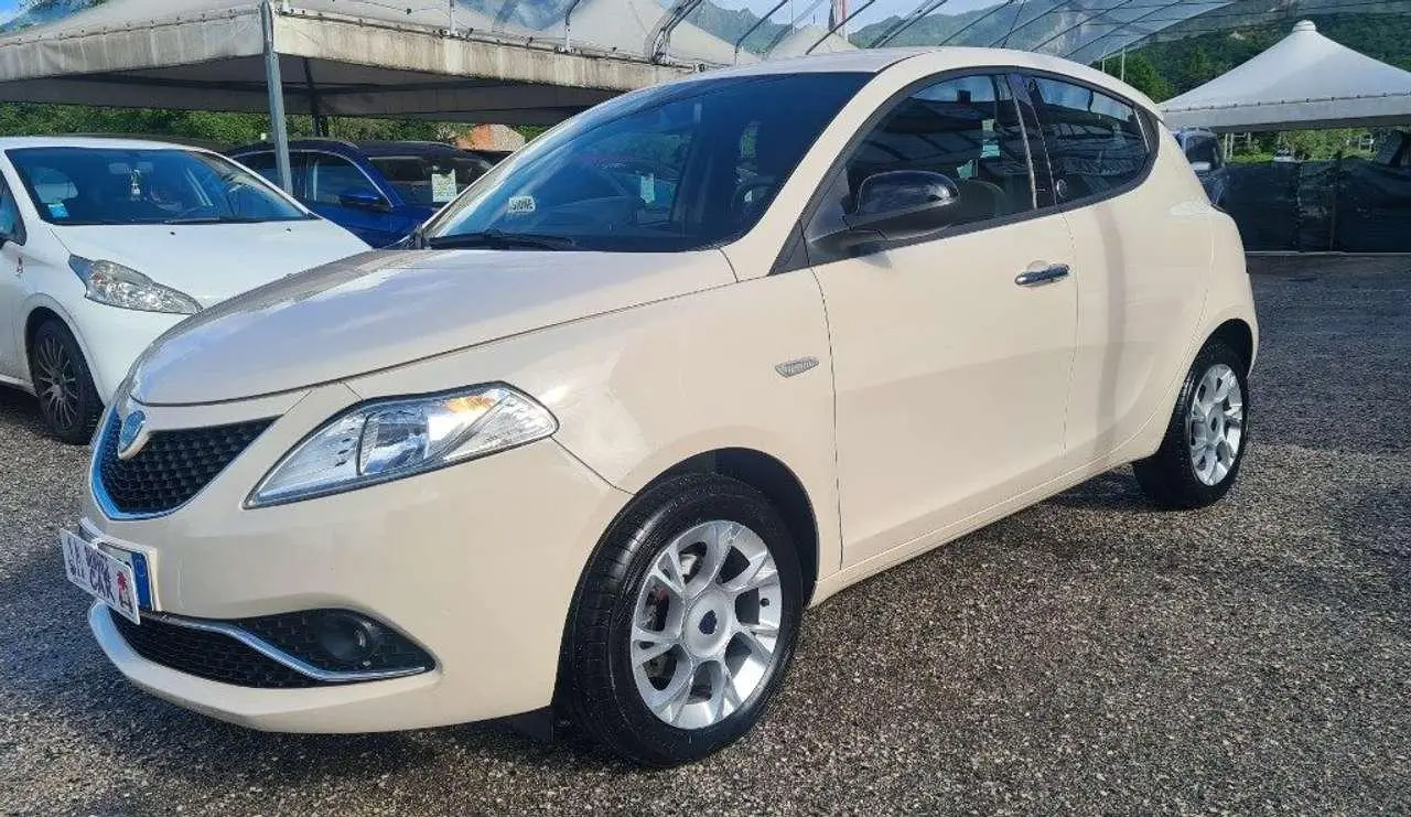 Photo 1 : Lancia Ypsilon 2016 LPG