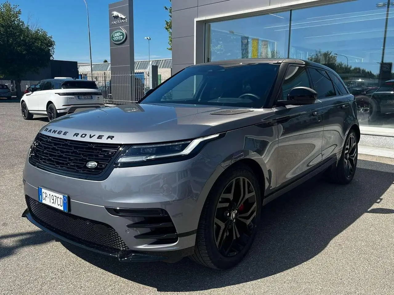 Photo 1 : Land Rover Range Rover Velar 2023 Hybride