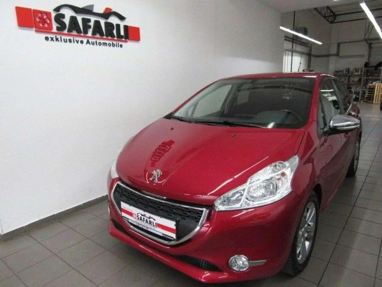 Photo 1 : Peugeot 208 2015 Petrol