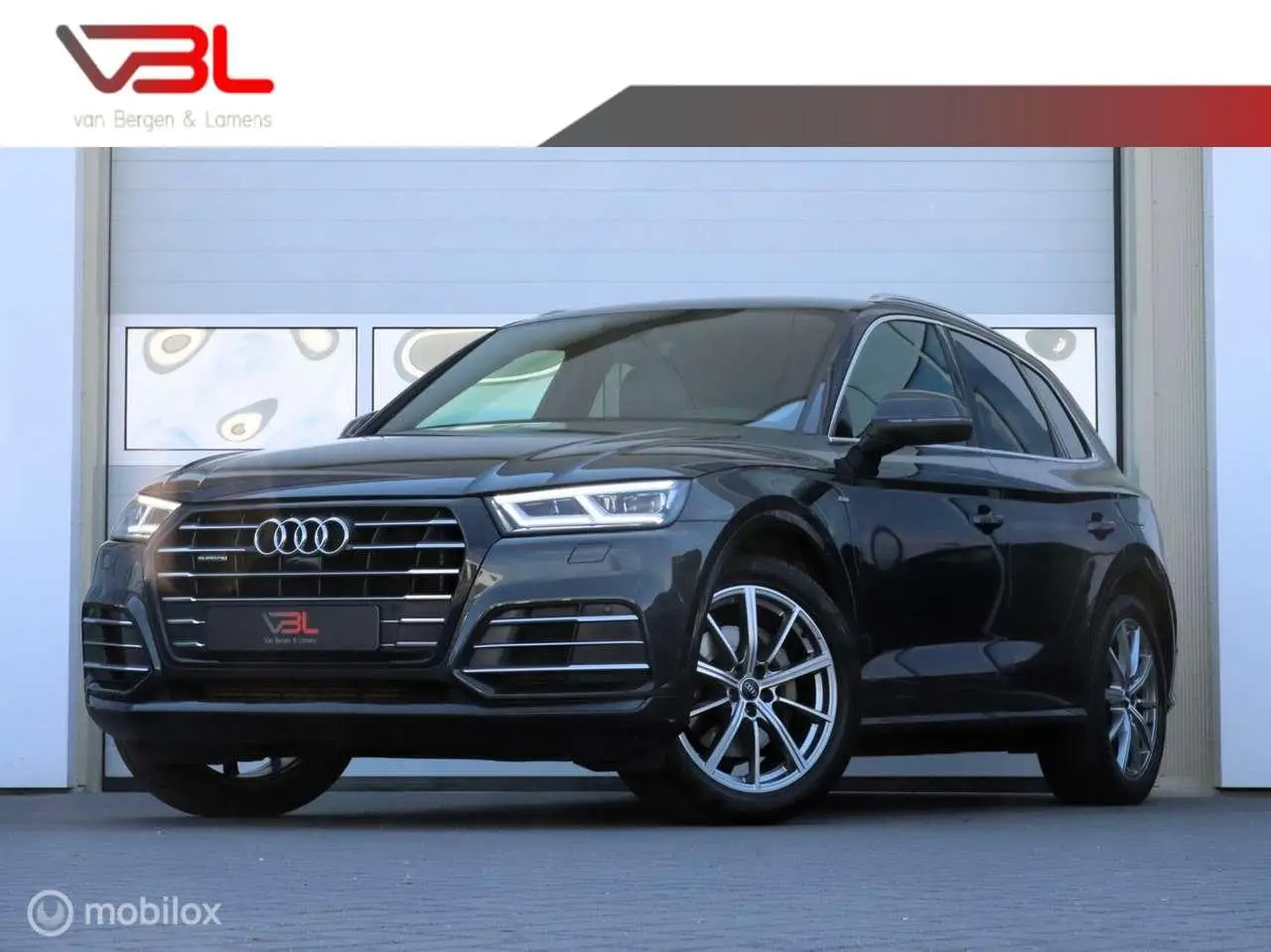 Photo 1 : Audi Q5 2020 Hybride