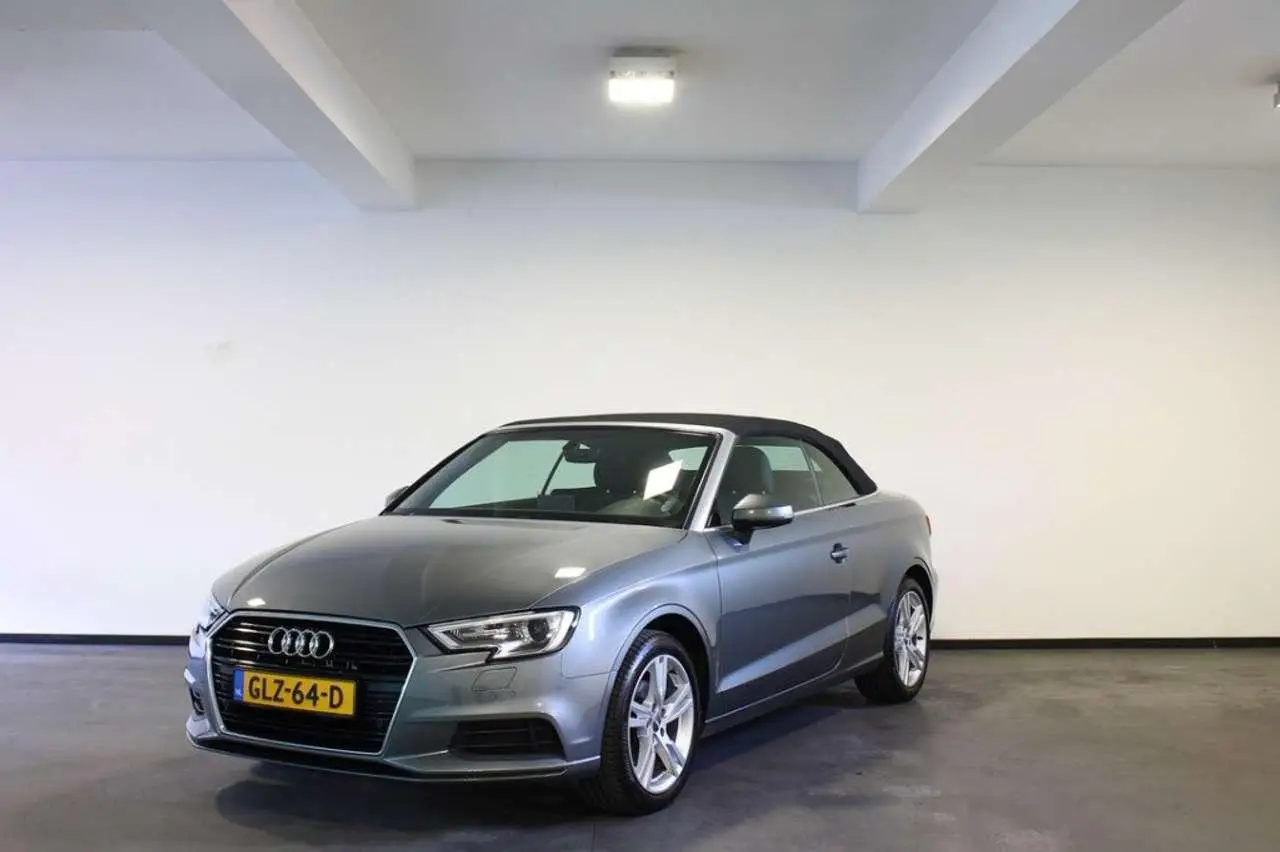 Photo 1 : Audi A3 2017 Petrol