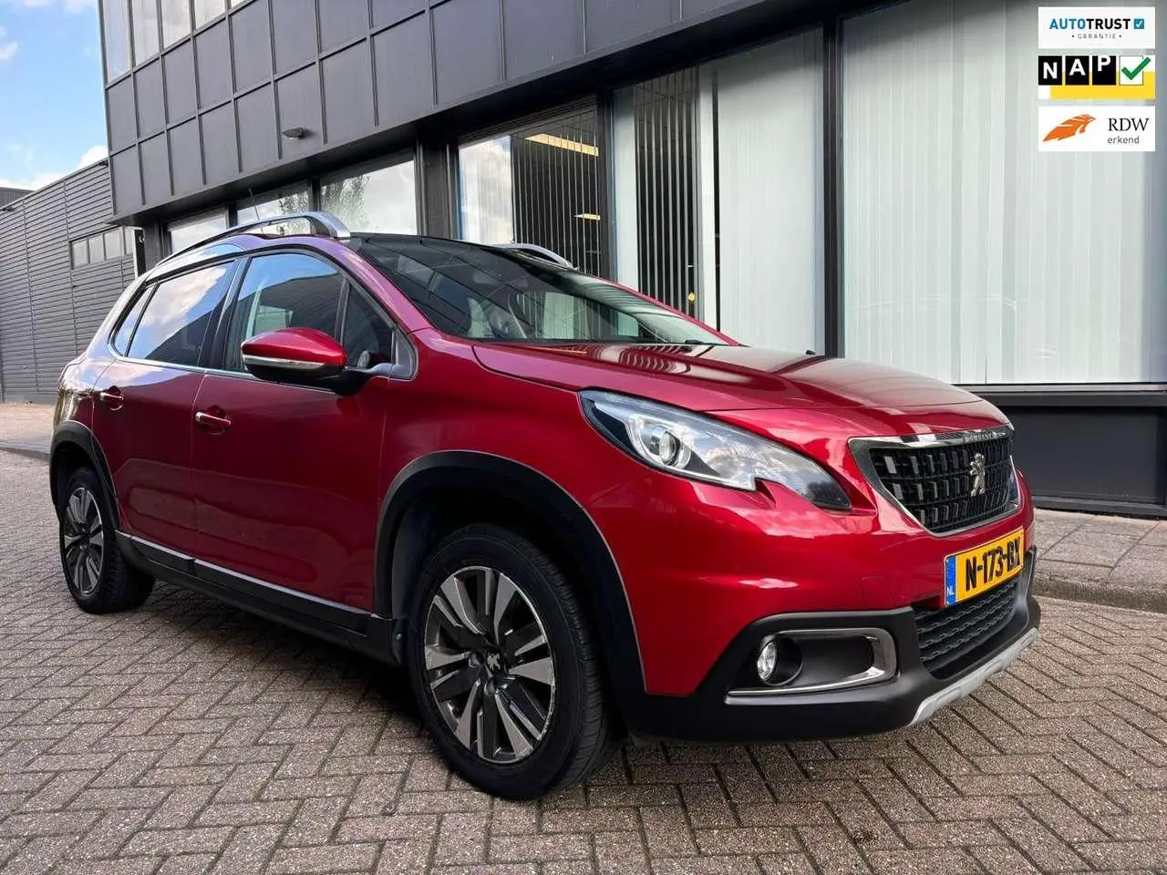 Photo 1 : Peugeot 2008 2016 Petrol