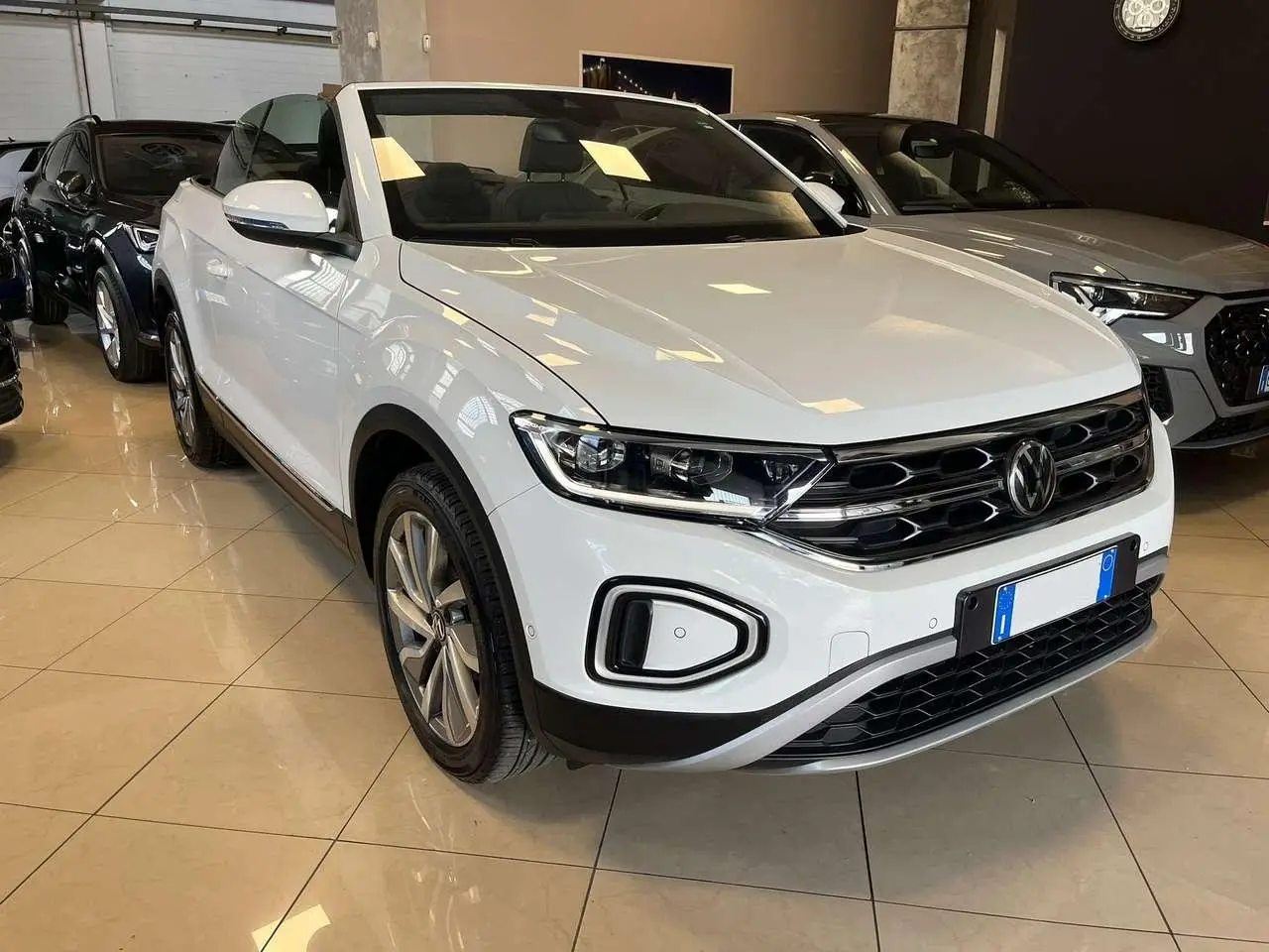 Photo 1 : Volkswagen T-roc 2023 Petrol