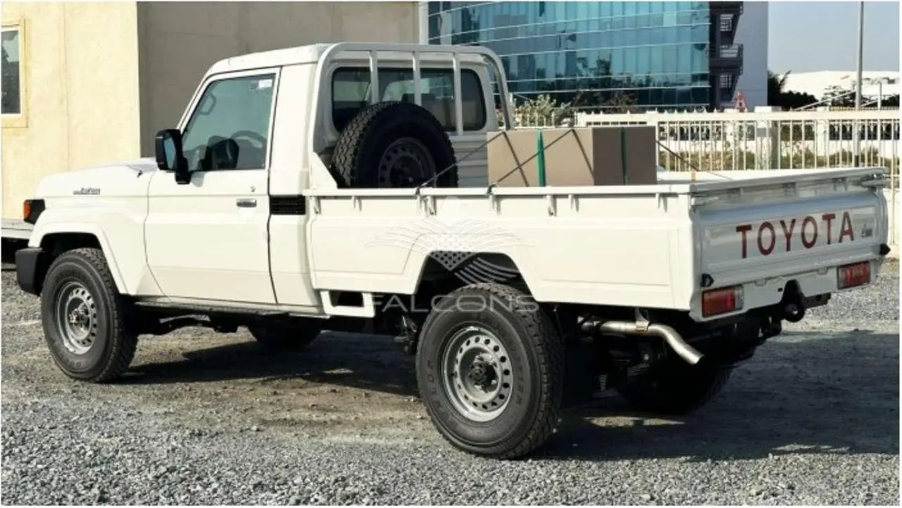 Photo 1 : Toyota Land Cruiser 2024 Diesel