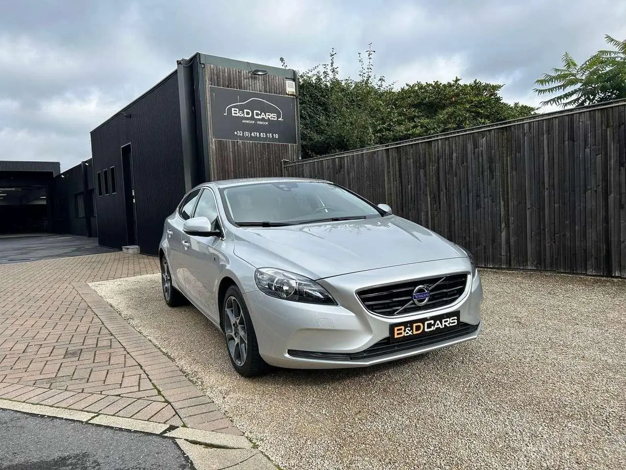 Photo 1 : Volvo V40 2016 Petrol