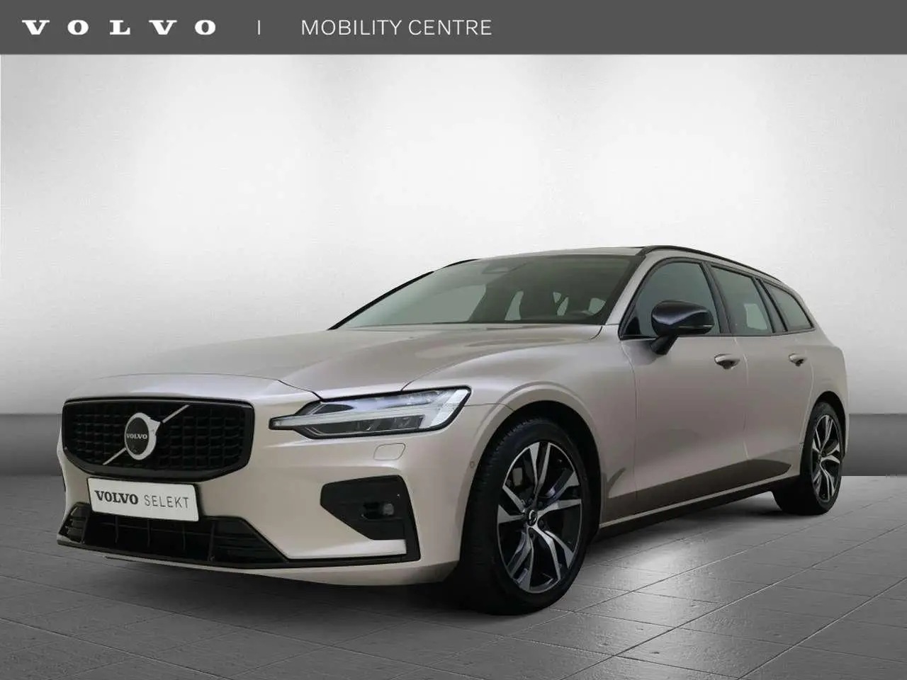 Photo 1 : Volvo V60 2023 Essence