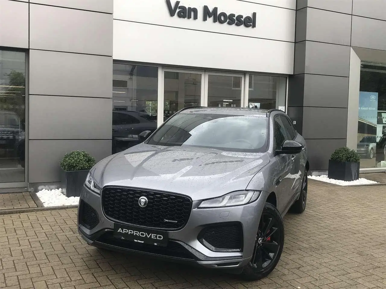 Photo 1 : Jaguar F-pace 2023 Hybrid