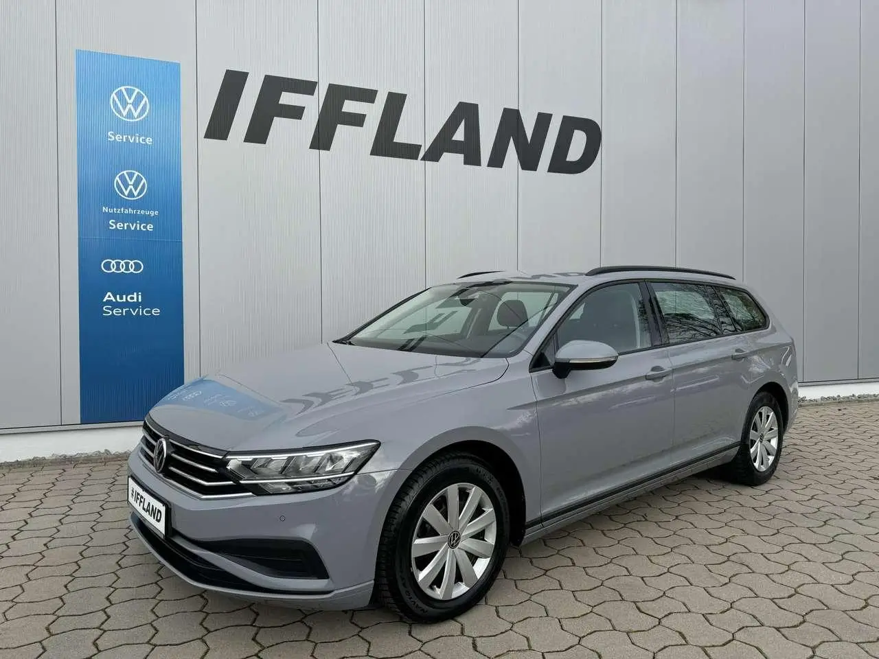 Photo 1 : Volkswagen Passat 2022 Petrol