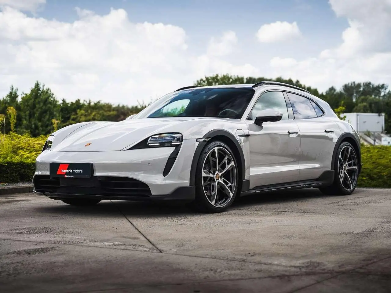 Photo 1 : Porsche Taycan 2021 Electric