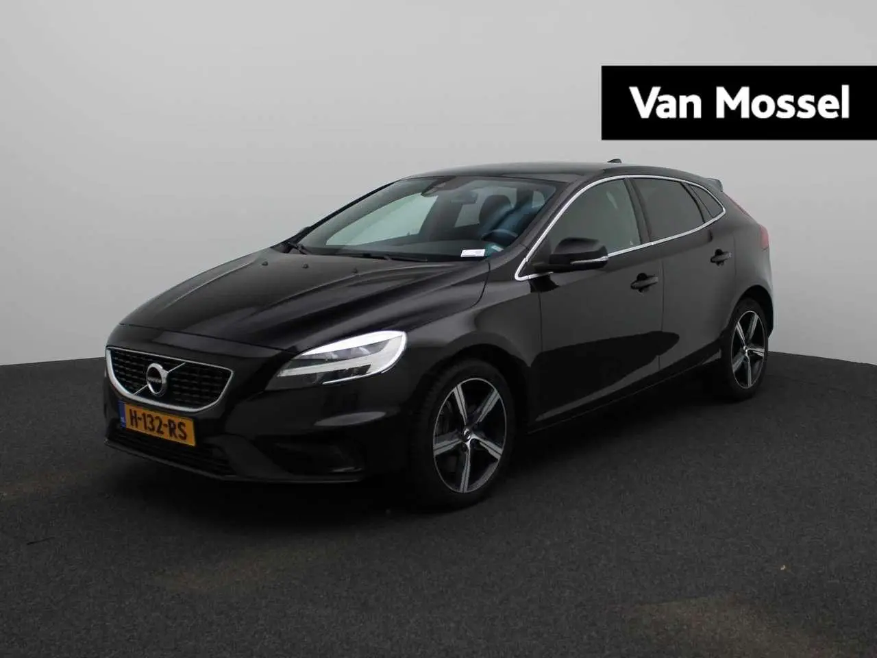 Photo 1 : Volvo V40 2020 Essence