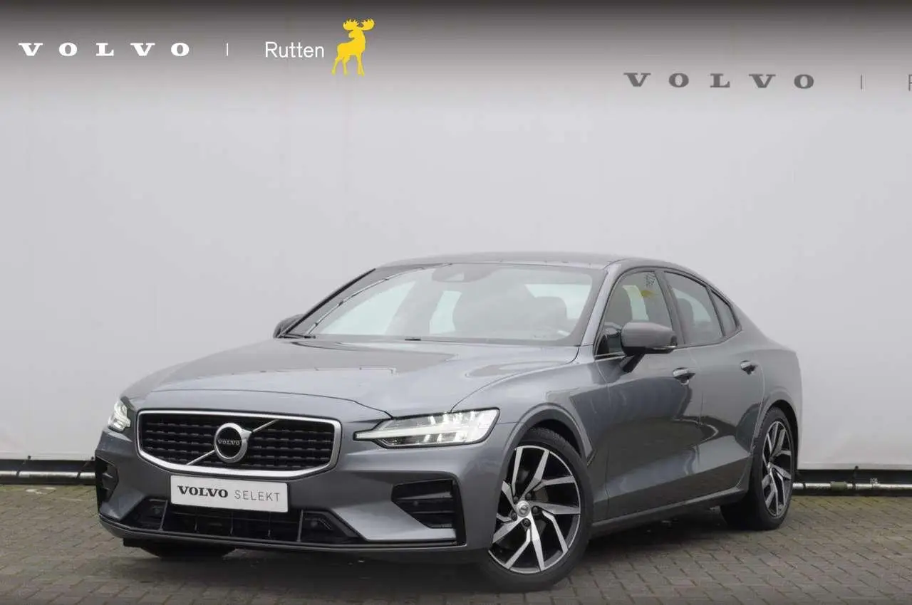 Photo 1 : Volvo S60 2020 Petrol