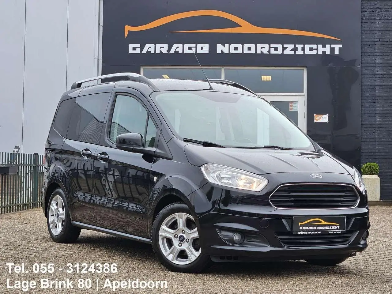 Photo 1 : Ford Tourneo 2015 Essence