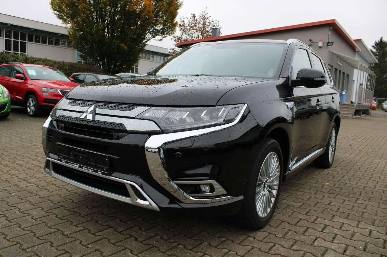 Photo 1 : Mitsubishi Outlander 2019 Hybrid