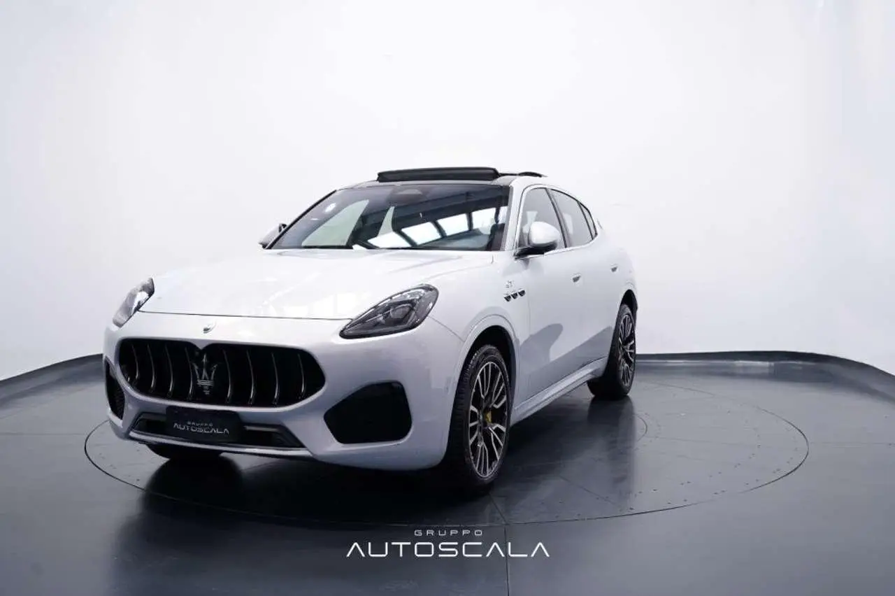 Photo 1 : Maserati Grecale 2022 Hybride