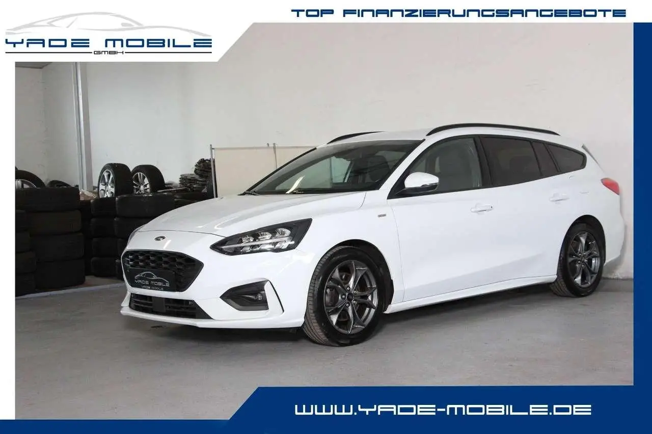 Photo 1 : Ford Focus 2019 Petrol