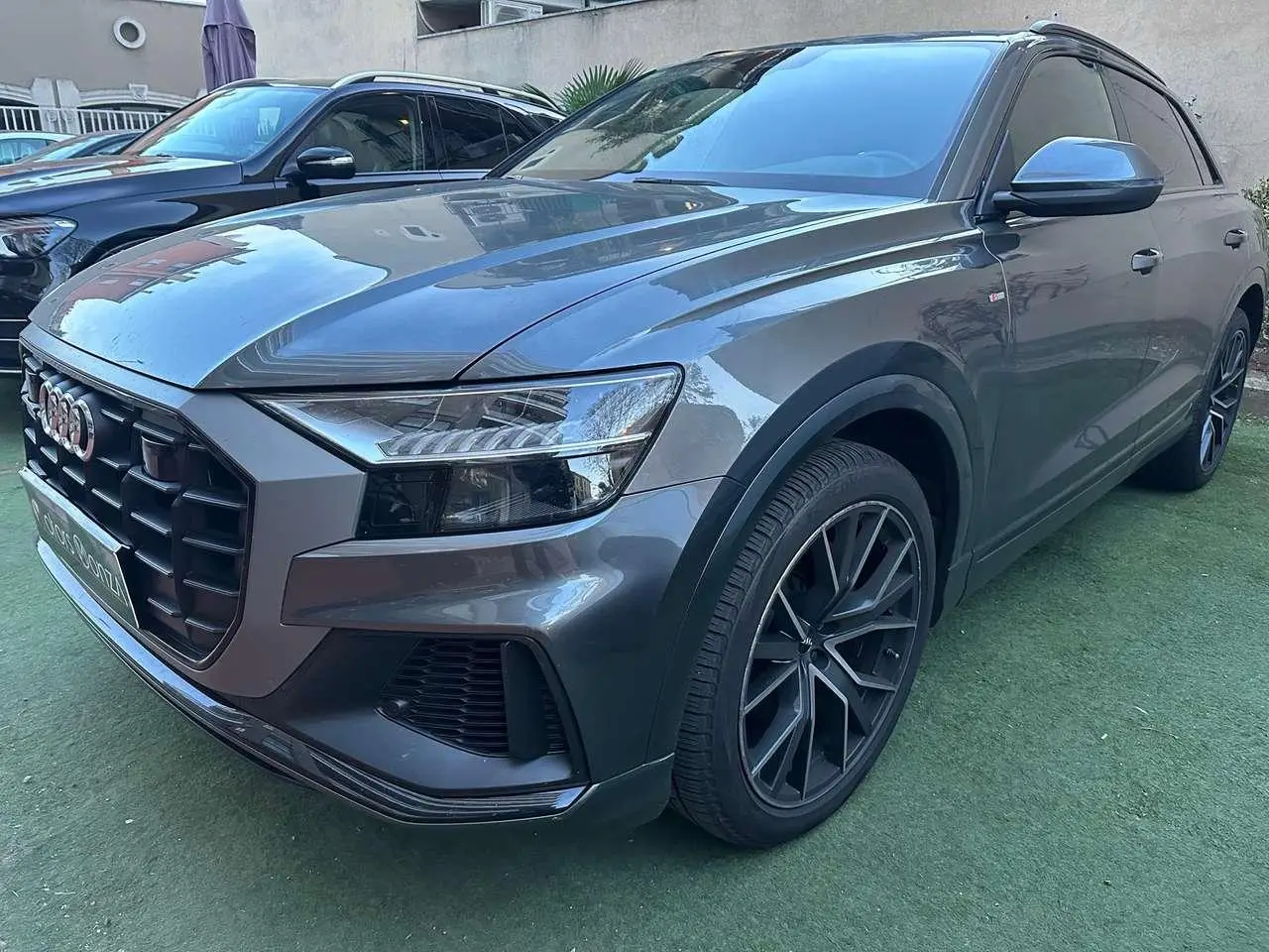 Photo 1 : Audi Q8 2019 Hybrid