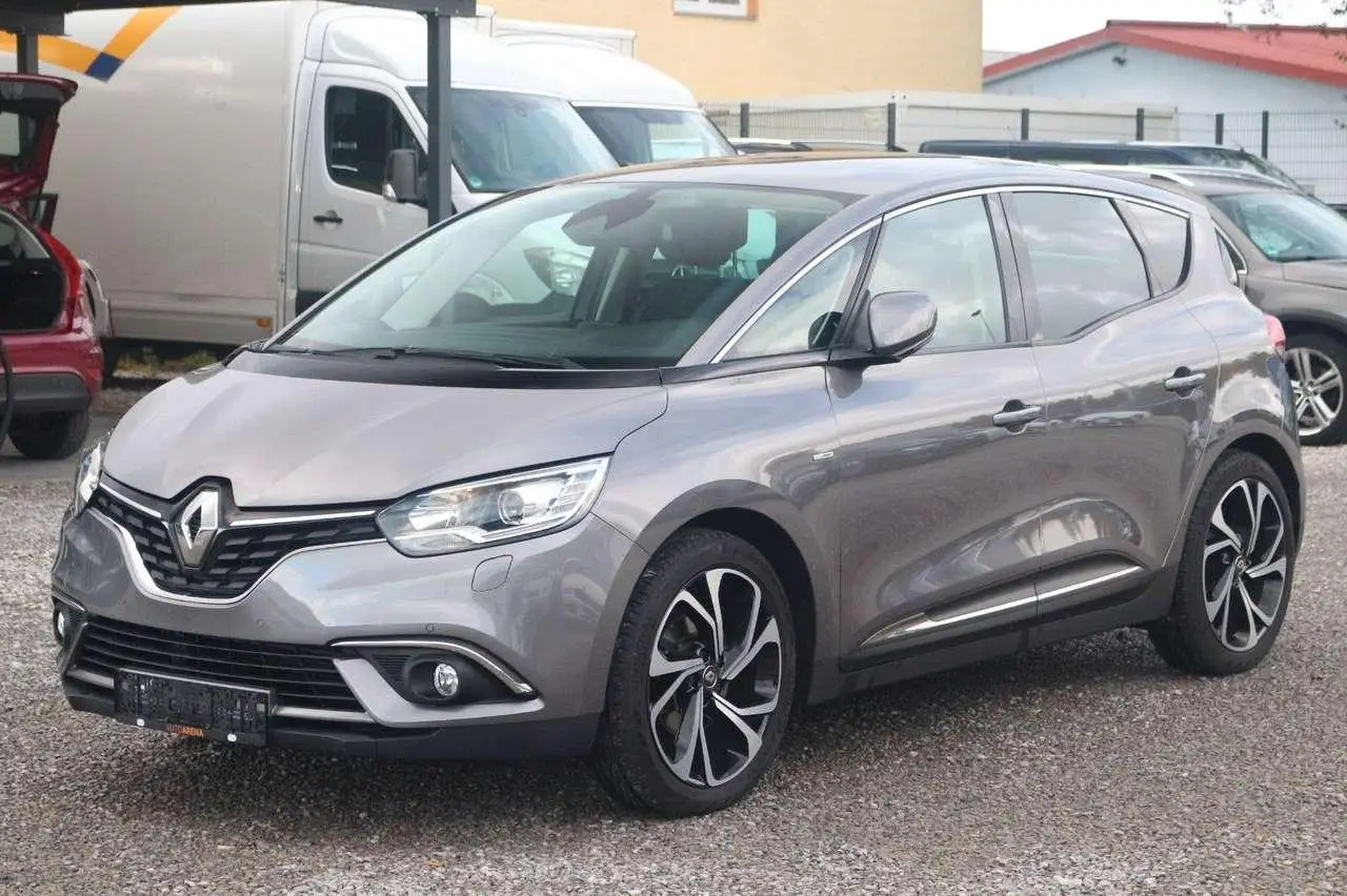 Photo 1 : Renault Scenic 2018 Essence