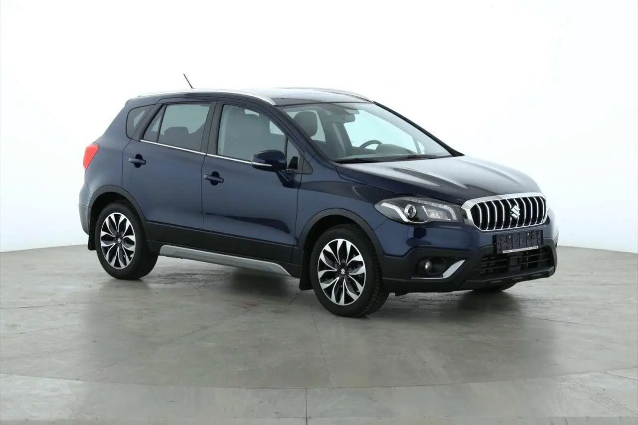 Photo 1 : Suzuki Sx4 2018 Petrol