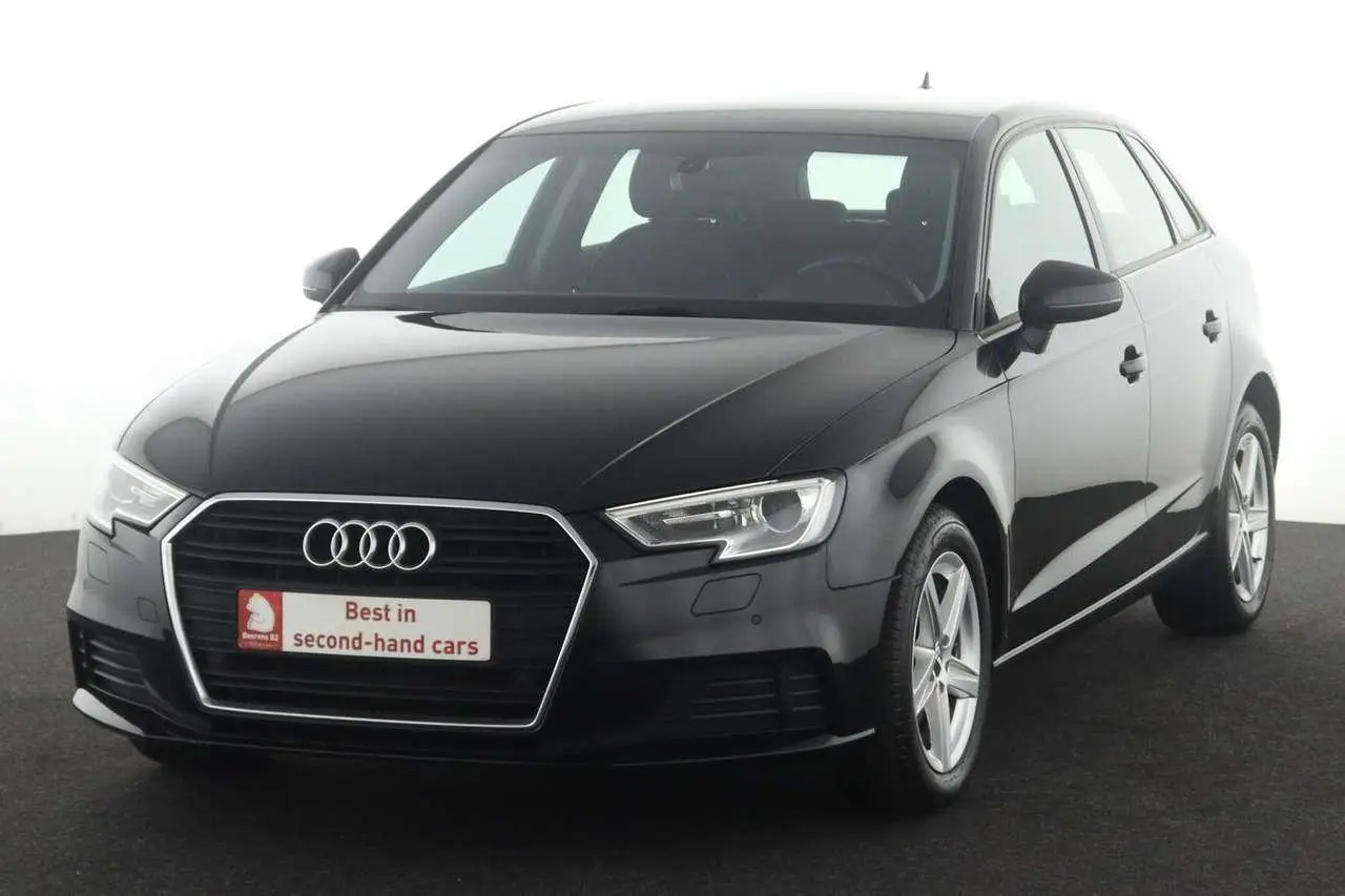 Photo 1 : Audi A3 2019 Petrol