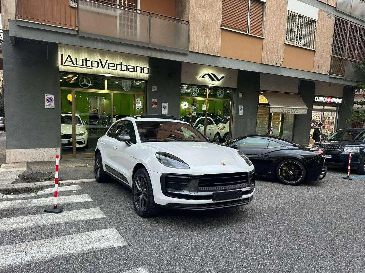 Photo 1 : Porsche Macan 2023 Essence