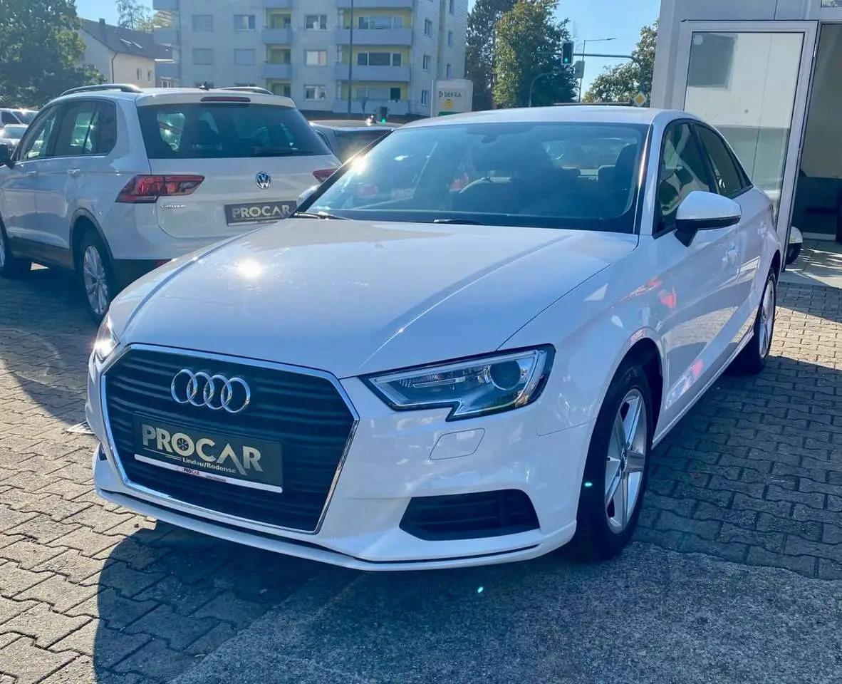 Photo 1 : Audi A3 2018 Diesel