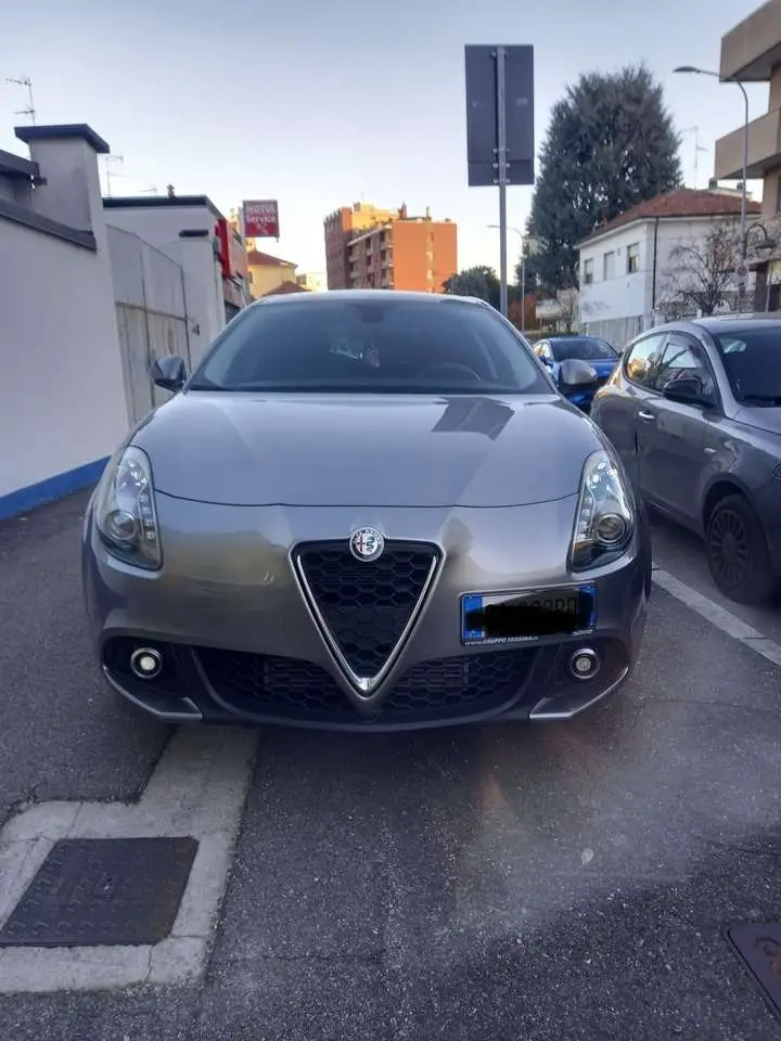 Photo 1 : Alfa Romeo Giulietta 2020 Essence